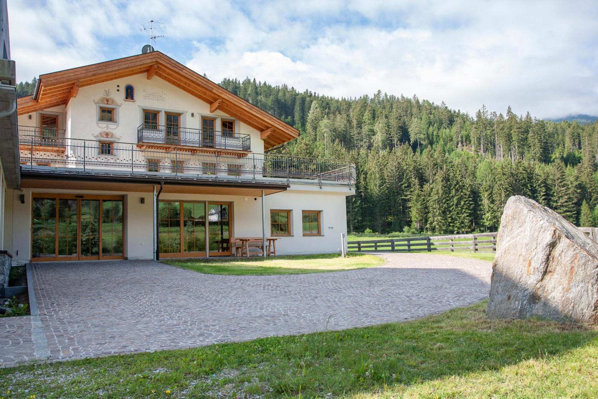 Peil Highend-Basic Apartments San Candido Eksteriør bilde